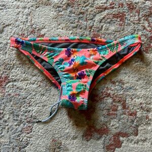 Pattern Jolyn Euro Bottom